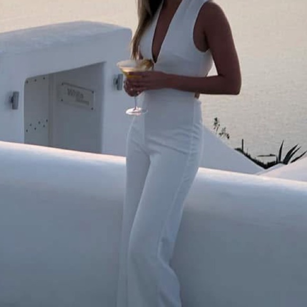 White Lulus jumpsuit size XS
